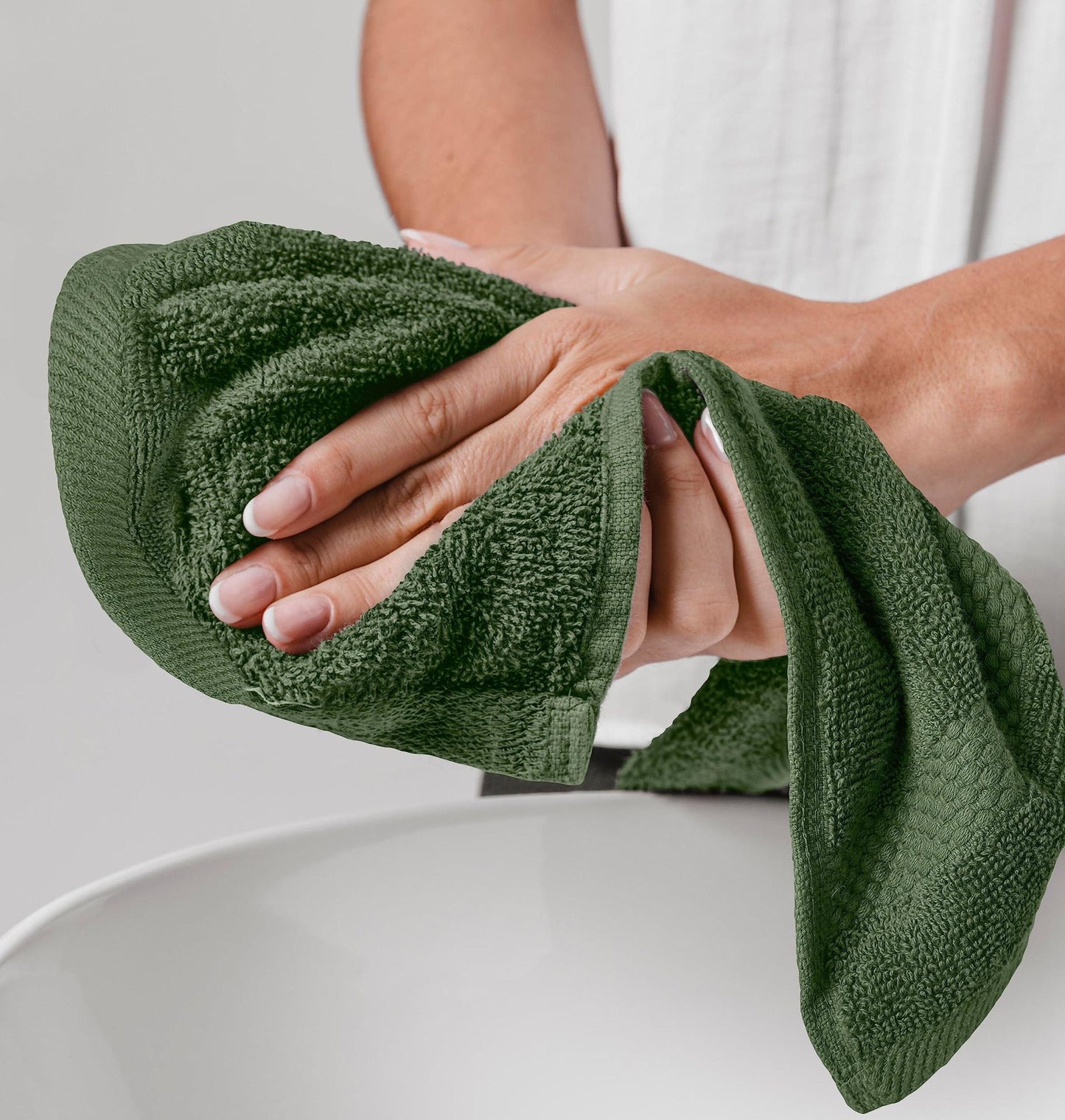 Luxury Washcloths for Bathroom Hotel Spa Kitchen 12 Pcs Set Circlet Egyptian Cotton Highly Absorbent Hotel Quality Face Towels 13x13 Inch Forest Green