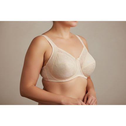 Playtex Women's Full Coverage Bra Beige Lace Trim Comfort Support Size 40DD