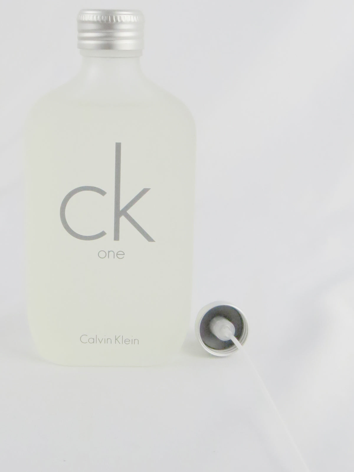 Perfume CK ONE by Calvin Klein 3.4 oz Eau De Toilette Spray (Unisex)  for Women - Banachief Outlet
